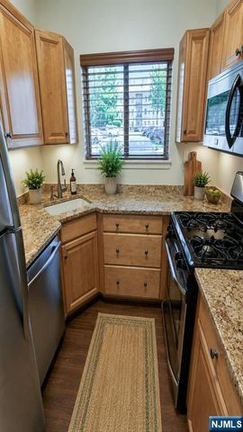 502 Brittany Drive 502, Wayne, NJ 07470