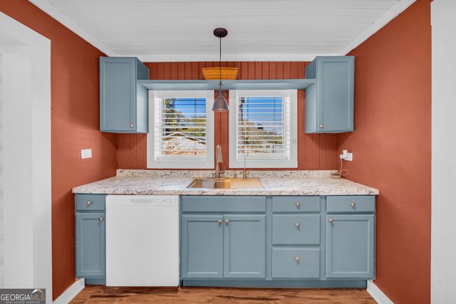 288 S Broad Street, Toccoa, GA 30577