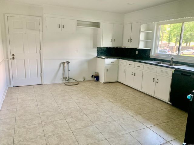 3419 S Olive Street, Pine Bluff, AR 71601