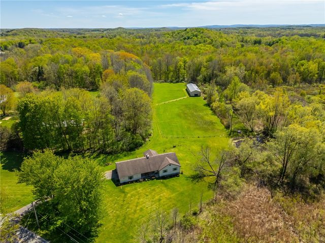 827 Turner Rd, Macedon, NY 14522