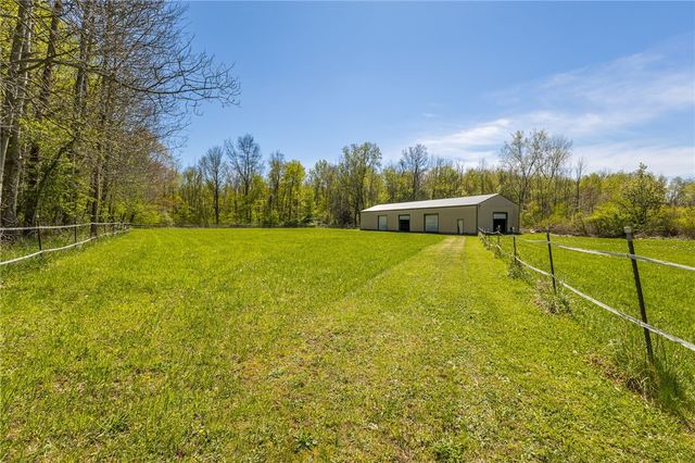 827 Turner Rd, Macedon, NY 14522