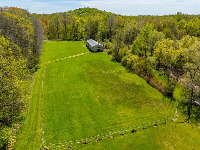 827 Turner Rd, Macedon, NY 14522