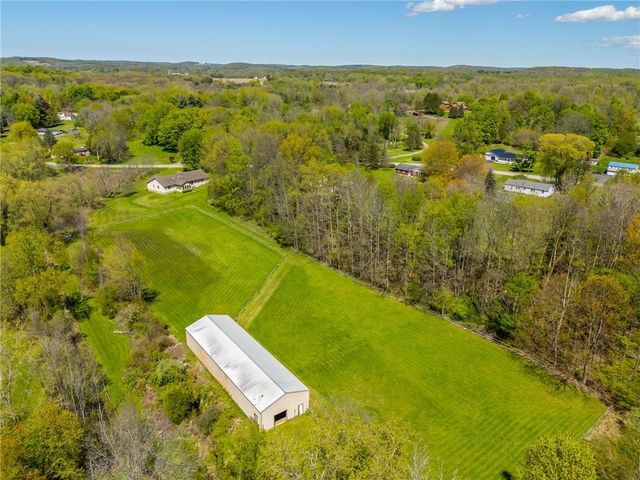 827 Turner Rd, Macedon, NY 14522