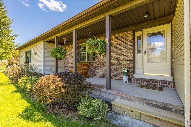827 Turner Rd, Macedon, NY 14522