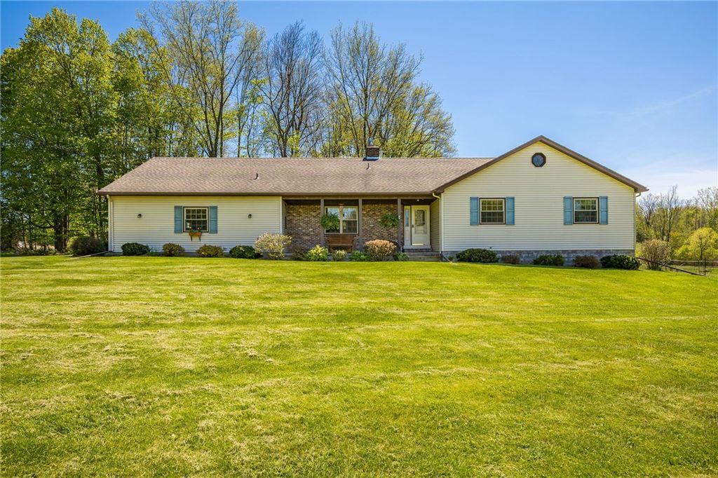 827 Turner Rd, Macedon, NY 14522