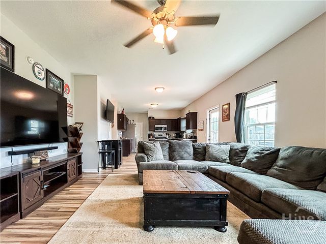 91 W Winn Avenue, Hinesville, GA 31313