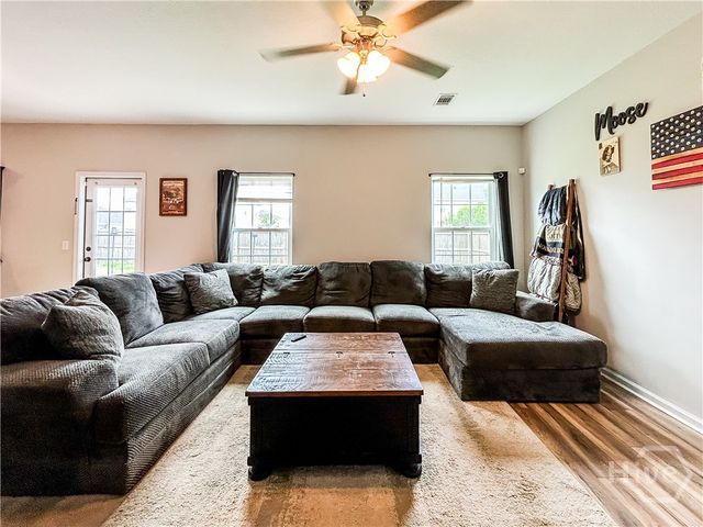 91 W Winn Avenue, Hinesville, GA 31313