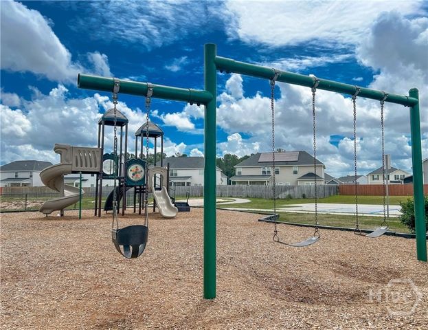 91 W Winn Avenue, Hinesville, GA 31313