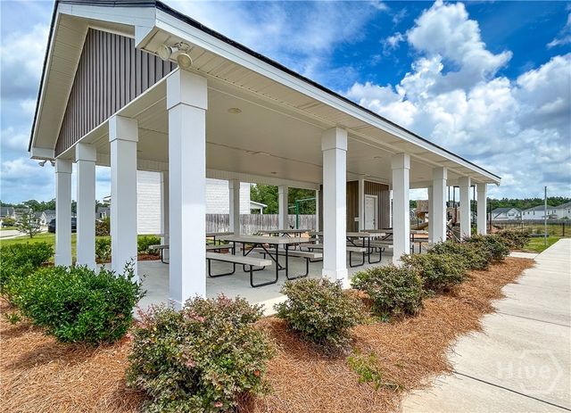 91 W Winn Avenue, Hinesville, GA 31313