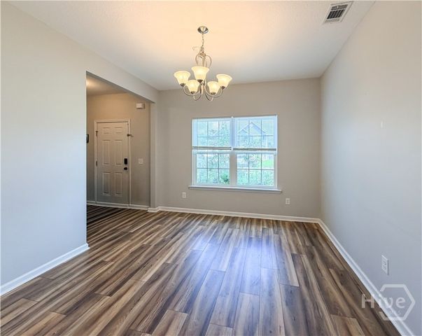 91 W Winn Avenue, Hinesville, GA 31313
