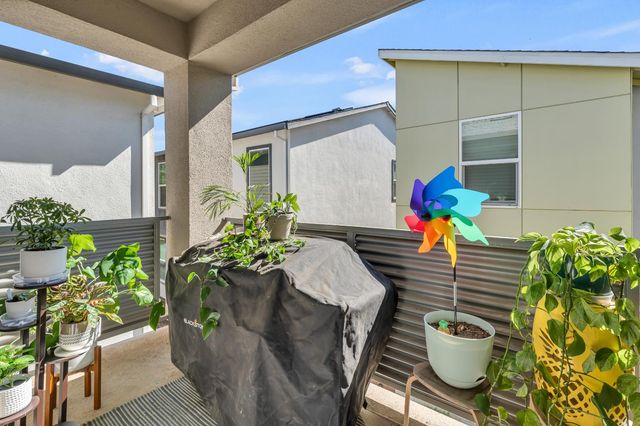 4210 Ocean Ln, Elk Grove, CA 95757