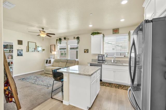 4210 Ocean Ln, Elk Grove, CA 95757