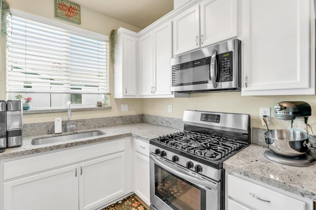 4210 Ocean Ln, Elk Grove, CA 95757