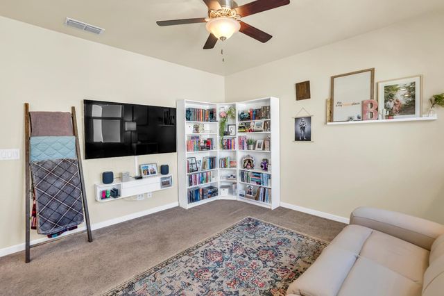 4210 Ocean Ln, Elk Grove, CA 95757