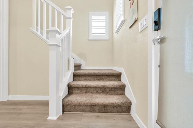 4210 Ocean Ln, Elk Grove, CA 95757