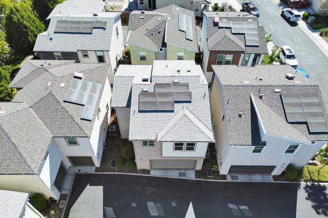 4210 Ocean Ln, Elk Grove, CA 95757