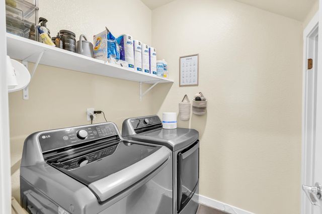 4210 Ocean Ln, Elk Grove, CA 95757