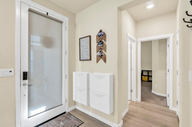 4210 Ocean Ln, Elk Grove, CA 95757