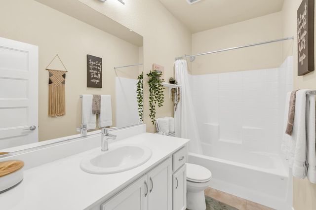 4210 Ocean Ln, Elk Grove, CA 95757