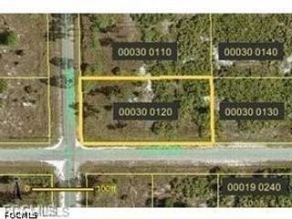 600 Moore AVE, Lehigh Acres, FL 33972