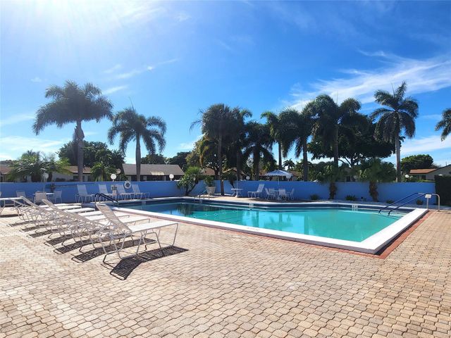 1572 SW 23rd Terrace, Deerfield Beach, FL 33442