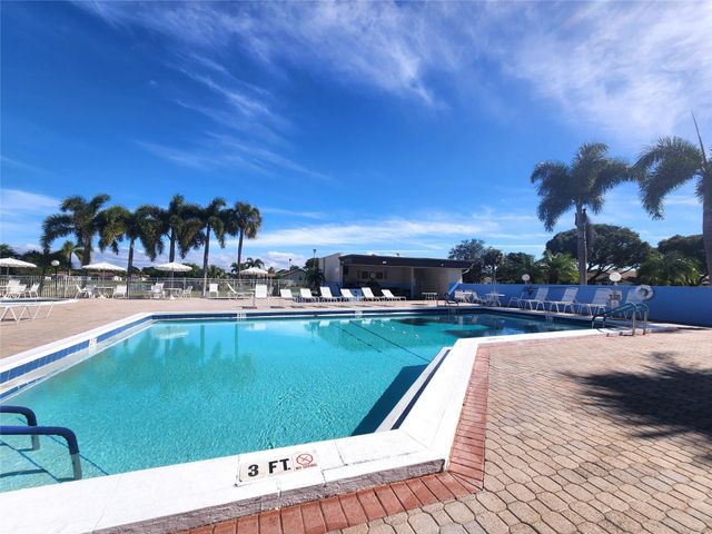 1572 SW 23rd Terrace, Deerfield Beach, FL 33442