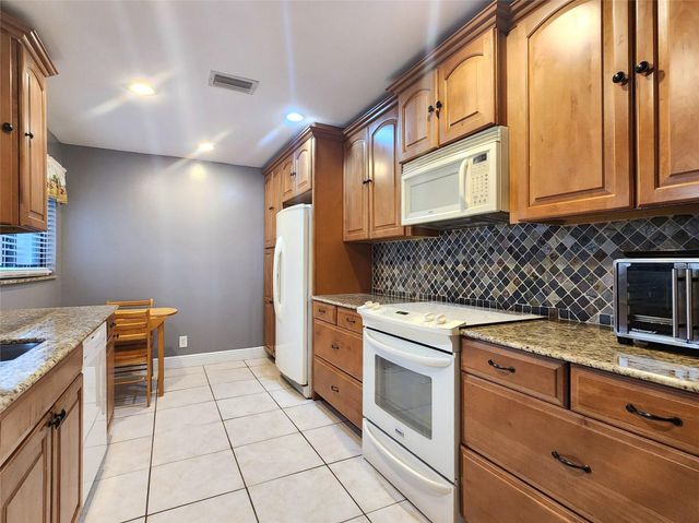 1572 SW 23rd Terrace, Deerfield Beach, FL 33442