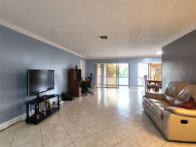 1572 SW 23rd Terrace, Deerfield Beach, FL 33442