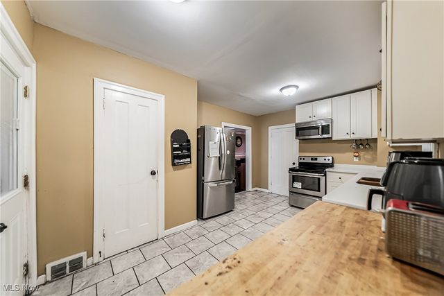 3452 Menlo Road, Shaker Heights, OH 44120