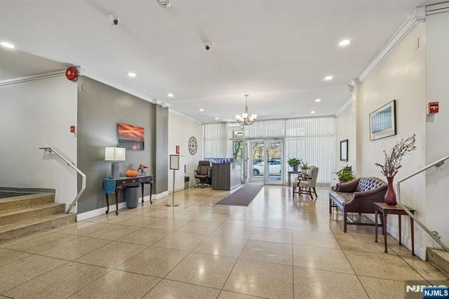 926 Bloomfield Avenue 3L, Glen Ridge, NJ 07028