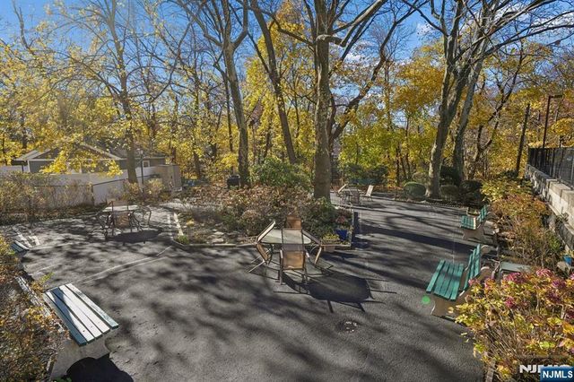 926 Bloomfield Avenue 3L, Glen Ridge, NJ 07028