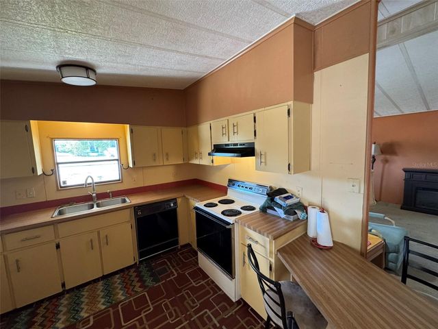 12047 FAIRWAY AVENUE, Brooksville, FL 34613
