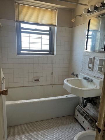 1020 Grand Concourse 20G, Bronx, NY 10451