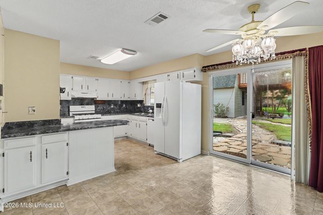 6604 Amherst Drive, Ocean Springs, MS 39564