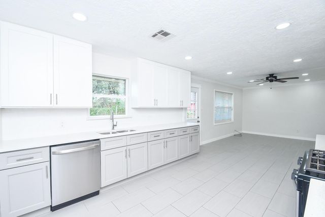 5214 De Milo Drive, Houston, TX 77092