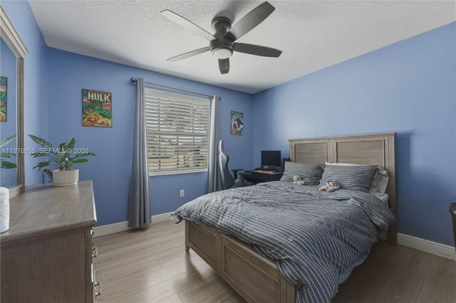 324 NW 153rd Ln, Pembroke Pines, FL 33028