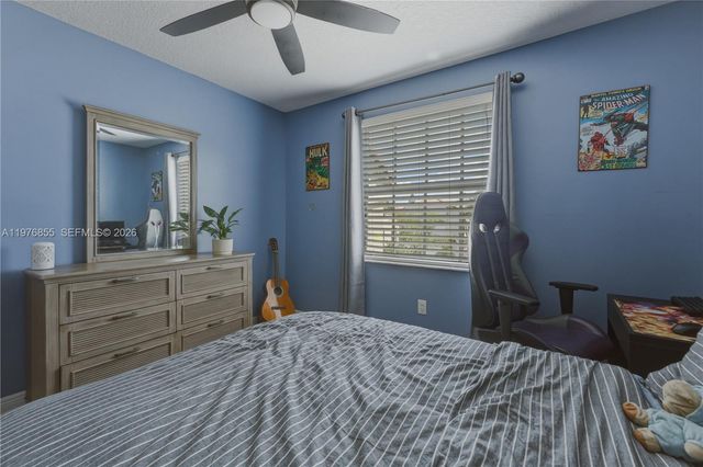 324 NW 153rd Ln, Pembroke Pines, FL 33028