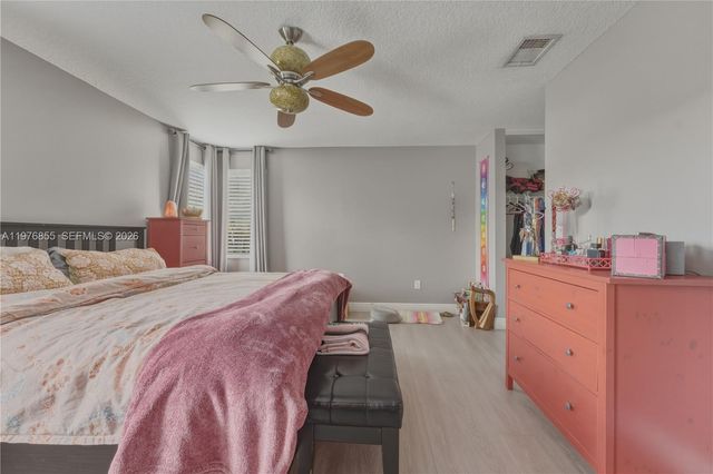 324 NW 153rd Ln, Pembroke Pines, FL 33028