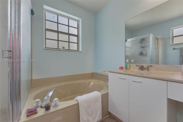 324 NW 153rd Ln, Pembroke Pines, FL 33028