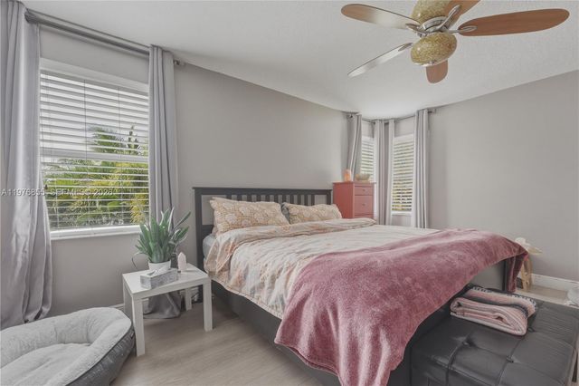 324 NW 153rd Ln, Pembroke Pines, FL 33028