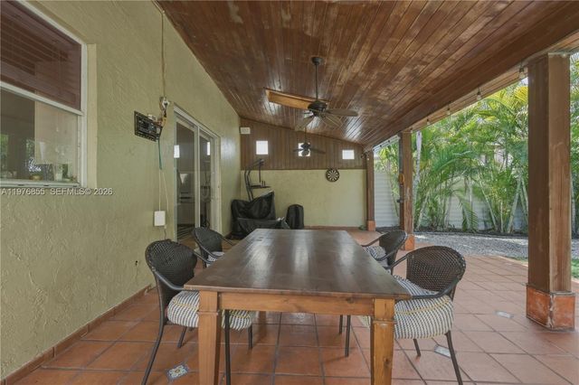 324 NW 153rd Ln, Pembroke Pines, FL 33028