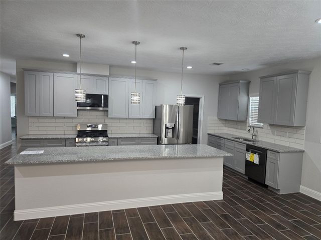 213 Adoue Avenue, Baytown, TX 77520