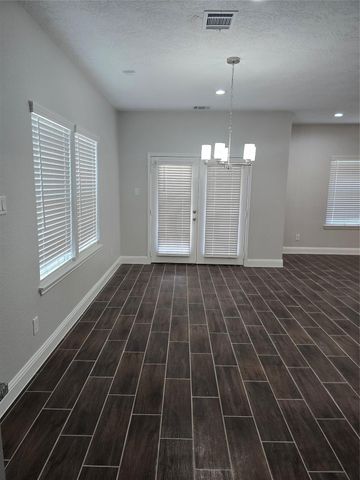 213 Adoue Avenue, Baytown, TX 77520
