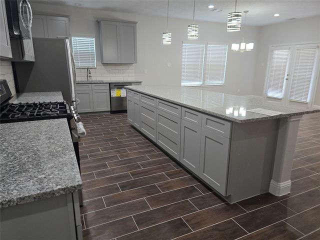 213 Adoue Avenue, Baytown, TX 77520