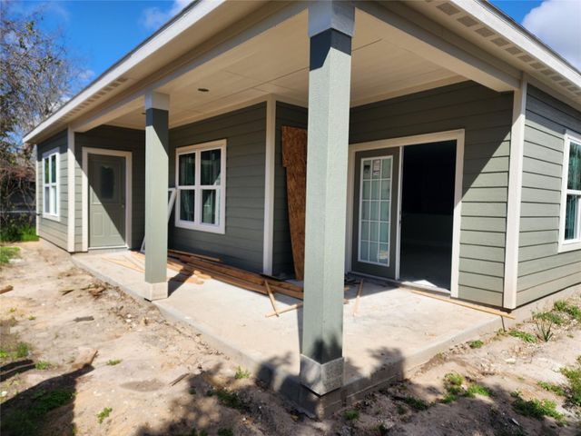 213 Adoue Avenue, Baytown, TX 77520