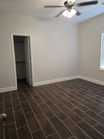 213 Adoue Avenue, Baytown, TX 77520