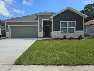 213 Adoue Avenue, Baytown, TX 77520
