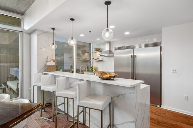 415 Church St Apt 1003, Nashville, TN 37219