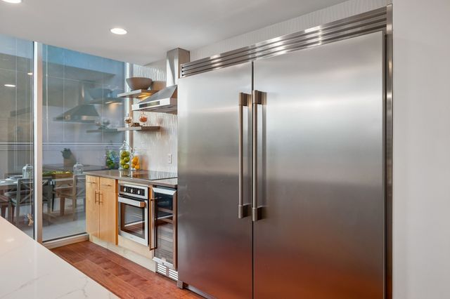 415 Church St Apt 1003, Nashville, TN 37219