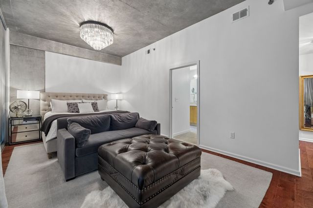 415 Church St Apt 1003, Nashville, TN 37219